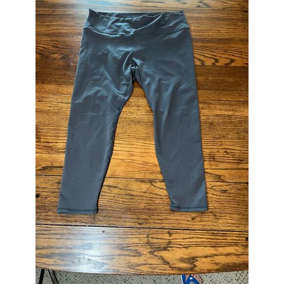 Fabletics Cropped Leggings - Picture 1 of 4